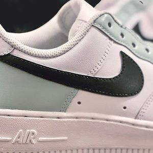 Mint Air Force 1 Women